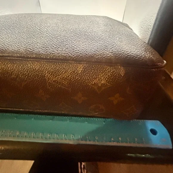 Louis Vuitton Monogram Trousse Toilette 28 Crossbody - Picture 15 of 15